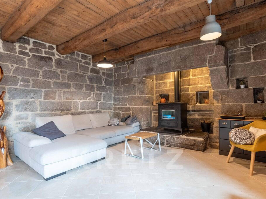 Property Rostrenen