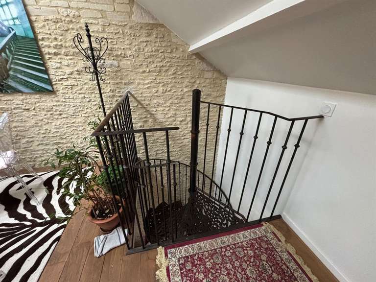 House Rots - 5 bedrooms - 195m²