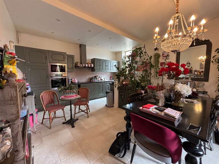 House Rots - 5 bedrooms - 195m²