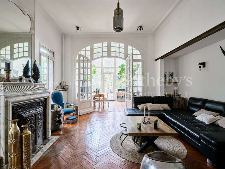Maison Roubaix - 7 chambres - 351m²