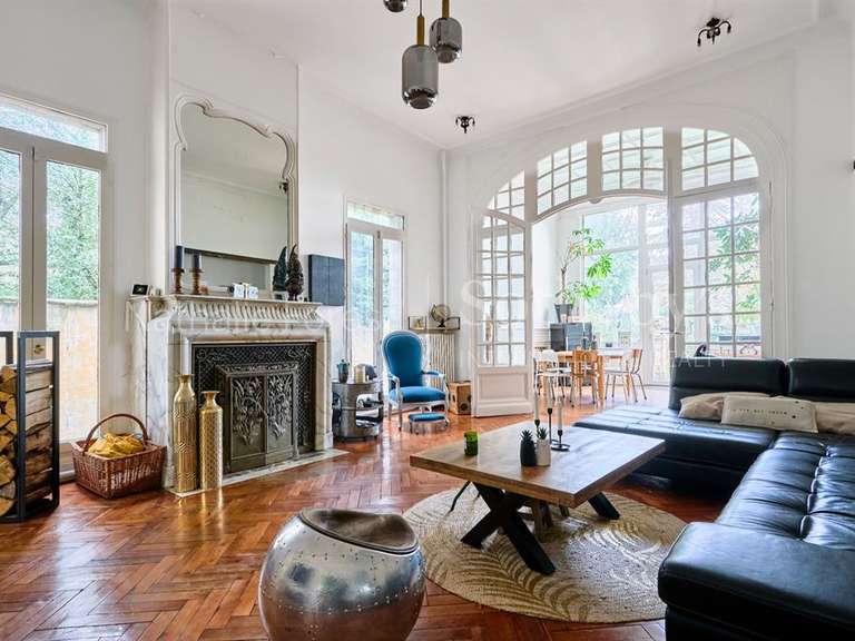 Maison Roubaix - 7 chambres - 351m²