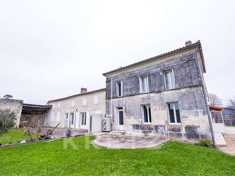 Domaine viticole Rouffiac - 1838m²