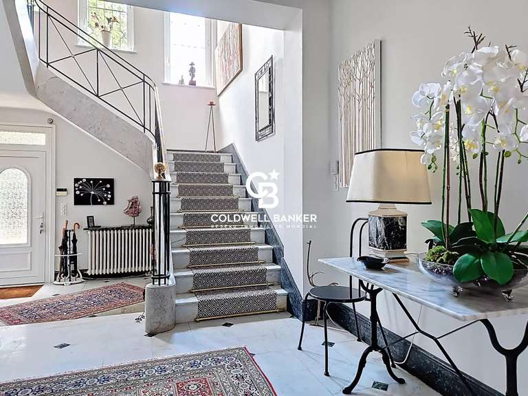 Maison Roullet-Saint-Estèphe - 5 chambres - 506m²