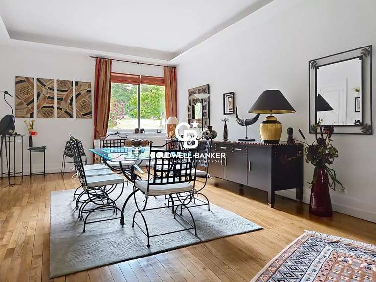 Maison Roullet-Saint-Estèphe - 5 chambres - 506m²