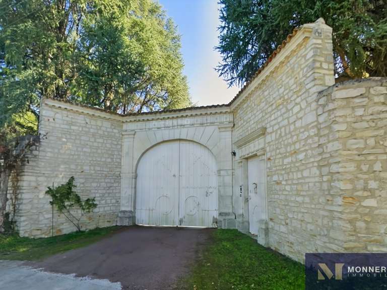 Maison Roullet-Saint-Estèphe - 7 chambres - 375m²