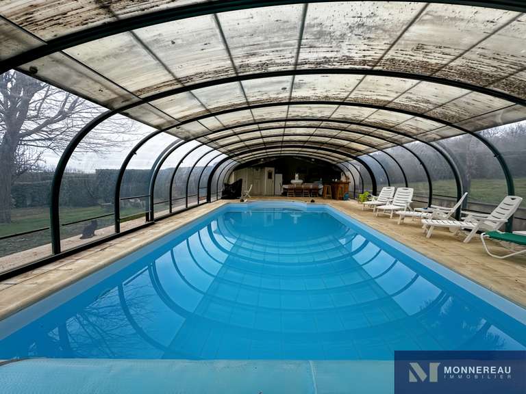 Maison Roullet-Saint-Estèphe - 7 chambres - 375m²