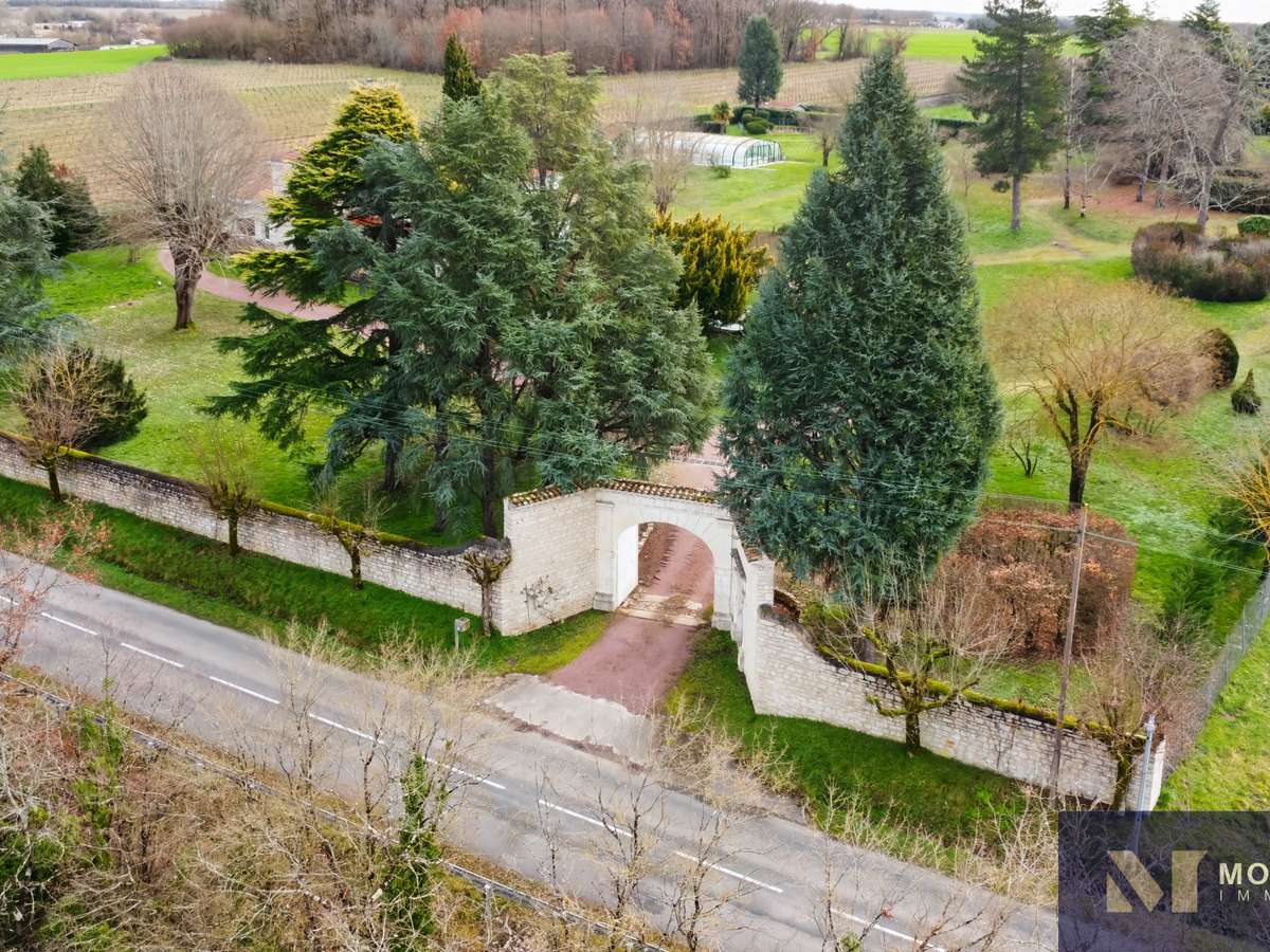 Maison Roullet-Saint-Estèphe