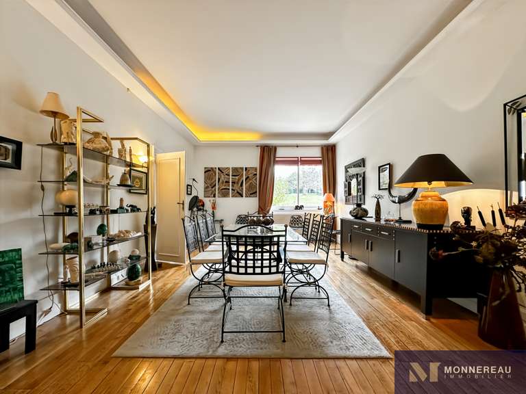 Maison Roullet-Saint-Estèphe - 7 chambres - 375m²