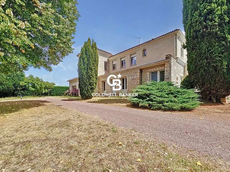 Maison Roullet-Saint-Estèphe - 5 chambres - 506m²