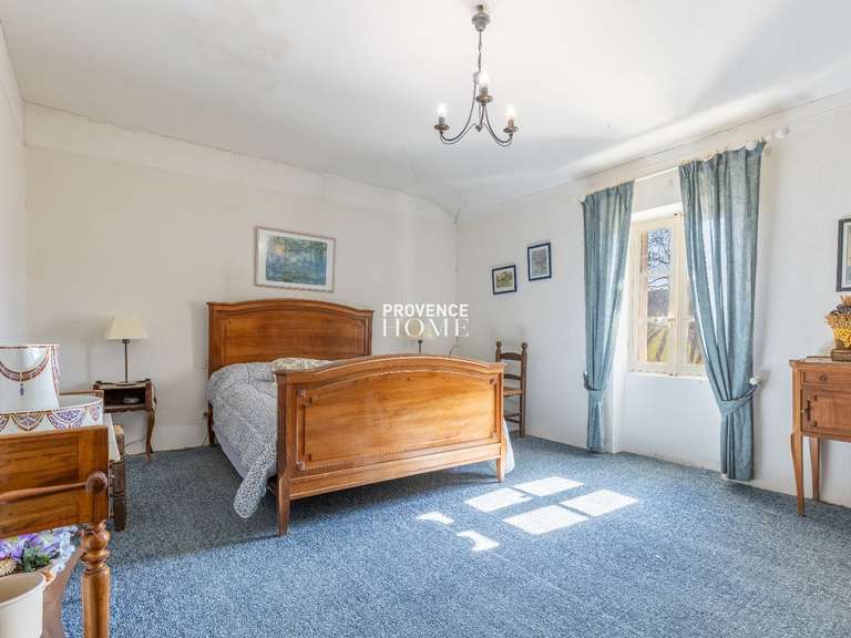Maison Roussillon - 4 chambres - 147m²