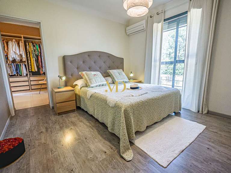 Maison Roussillon - 5 chambres - 215m²