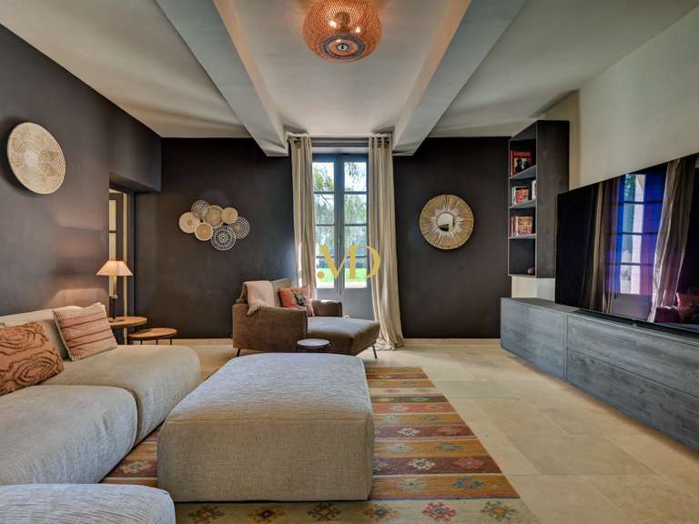 Maison Roussillon - 7 chambres - 600m²