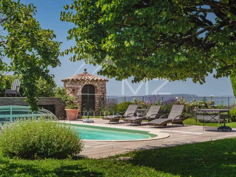 Maison Roussillon - 5 chambres - 220m²