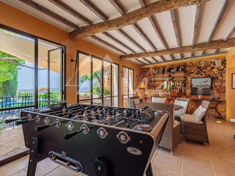 Maison Roussillon - 5 chambres - 220m²