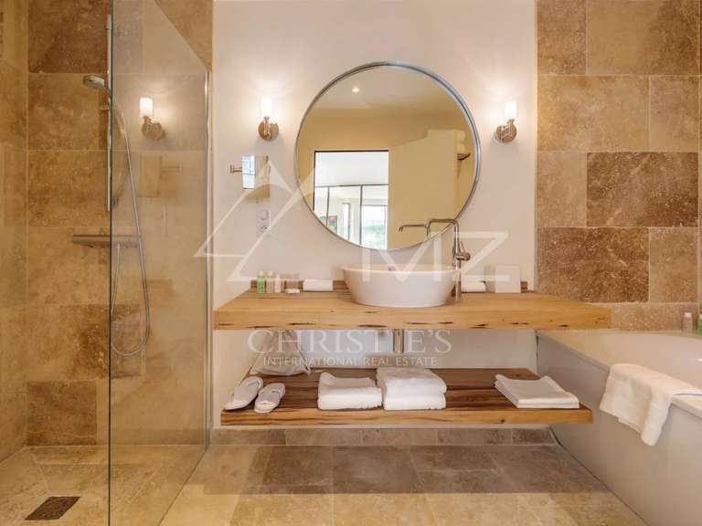 Maison Roussillon - 7 chambres - 550m²