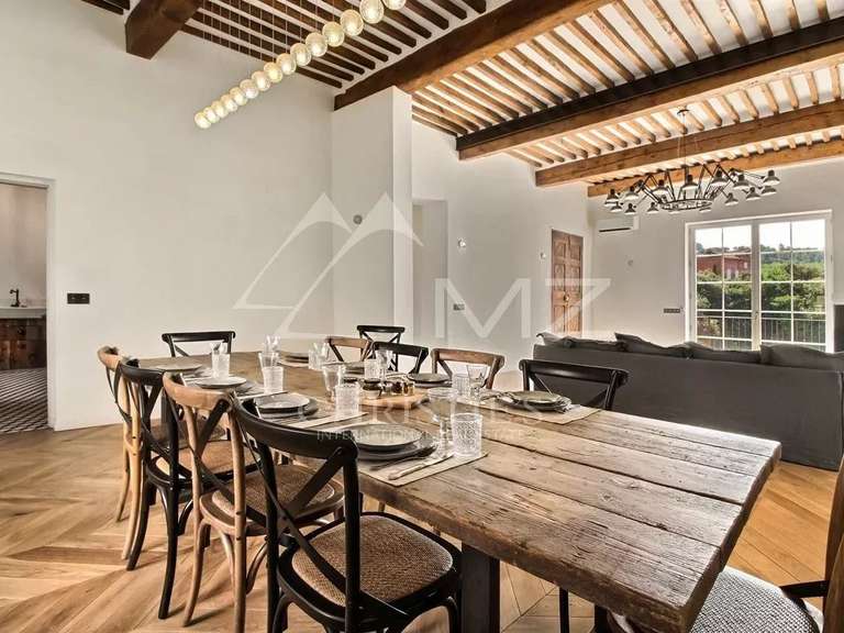 Maison Roussillon - 10 chambres - 650m²