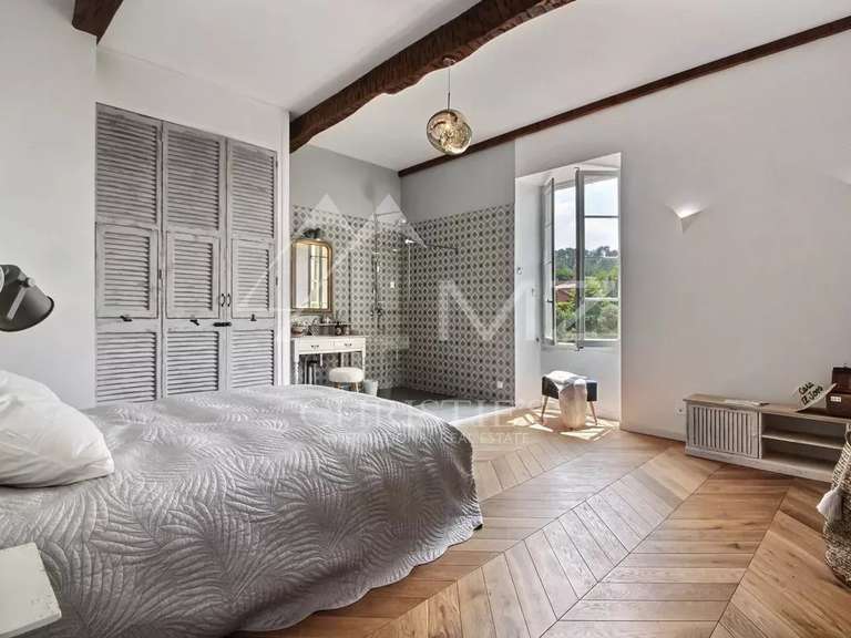 Maison Roussillon - 10 chambres - 650m²