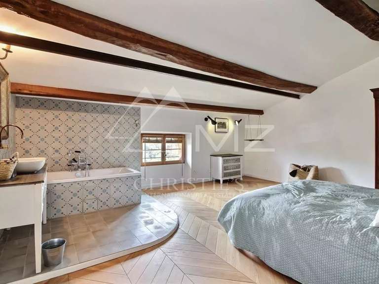 Maison Roussillon - 10 chambres - 650m²