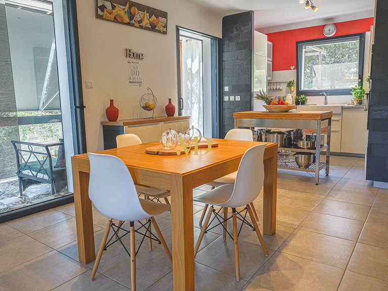 Maison Roussillon - 5 chambres - 215m²