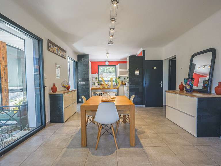 Maison Roussillon - 5 chambres - 215m²