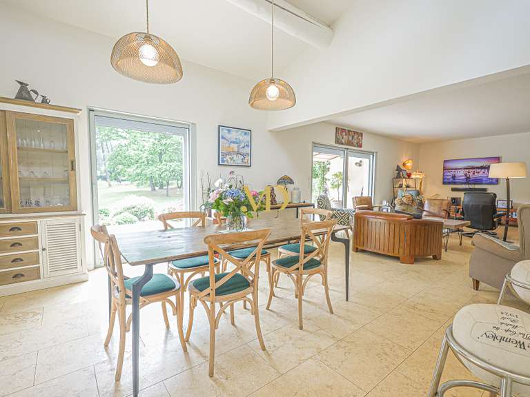 Maison Roussillon - 4 chambres - 220m²