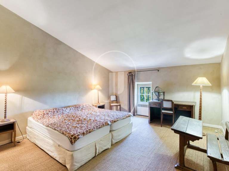 Maison Roussillon - 7 chambres - 270m²