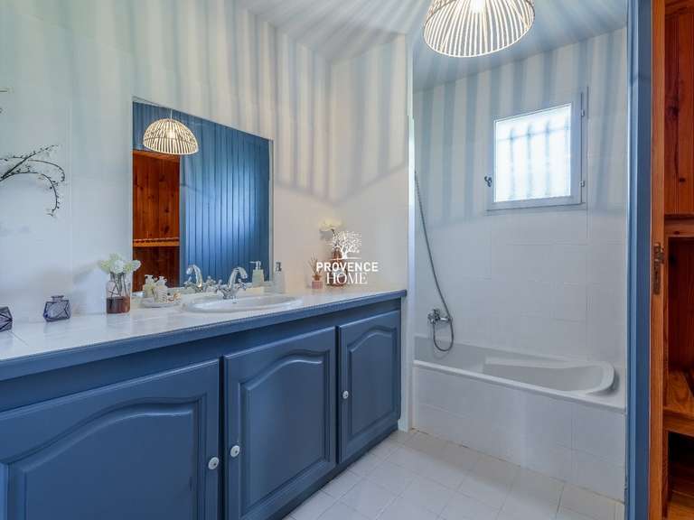 Maison Roussillon - 6 chambres - 220m²