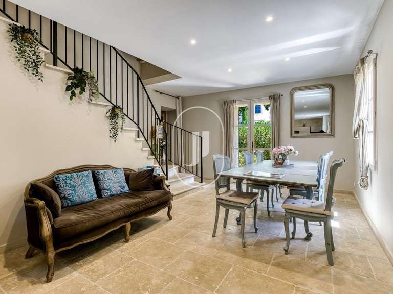 Maison Roussillon - 4 chambres - 150m²