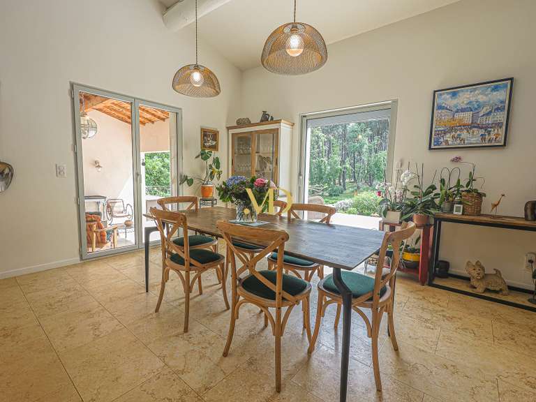 Maison Roussillon - 4 chambres - 220m²