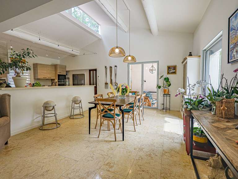 Maison Roussillon - 4 chambres - 220m²