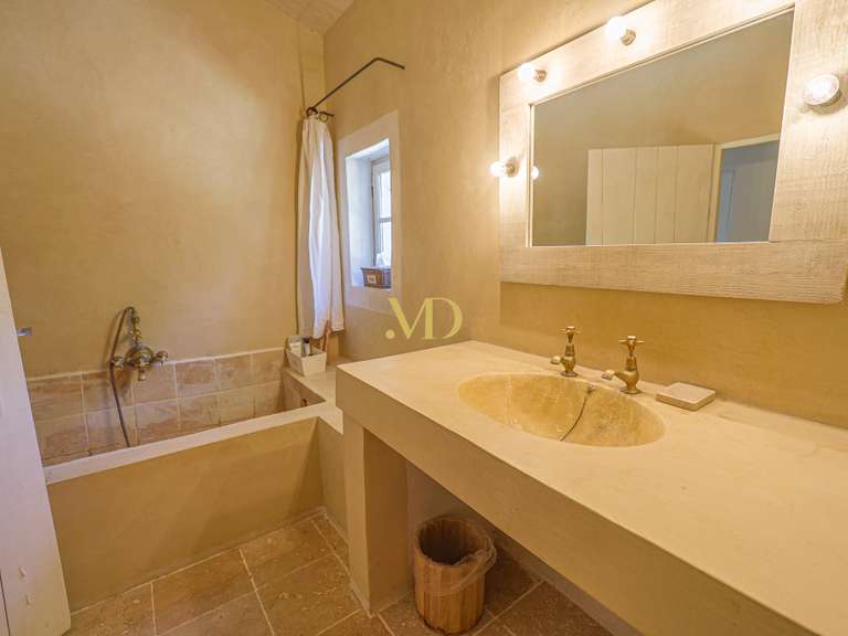 Maison Roussillon - 5 chambres - 175m²