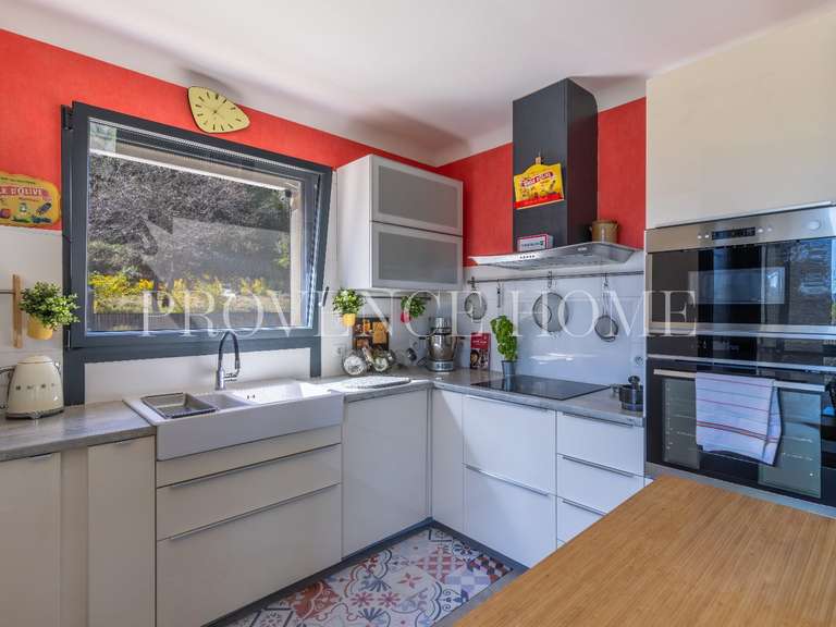 Propriété Roussillon - 5 chambres - 215m²