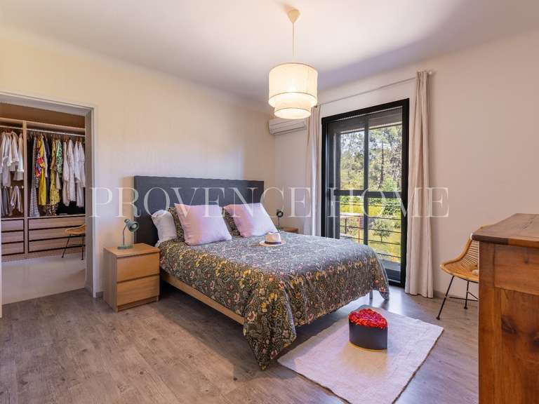 Propriété Roussillon - 5 chambres - 215m²