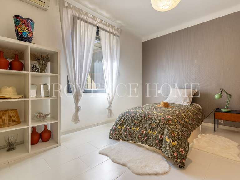 Propriété Roussillon - 5 chambres - 215m²