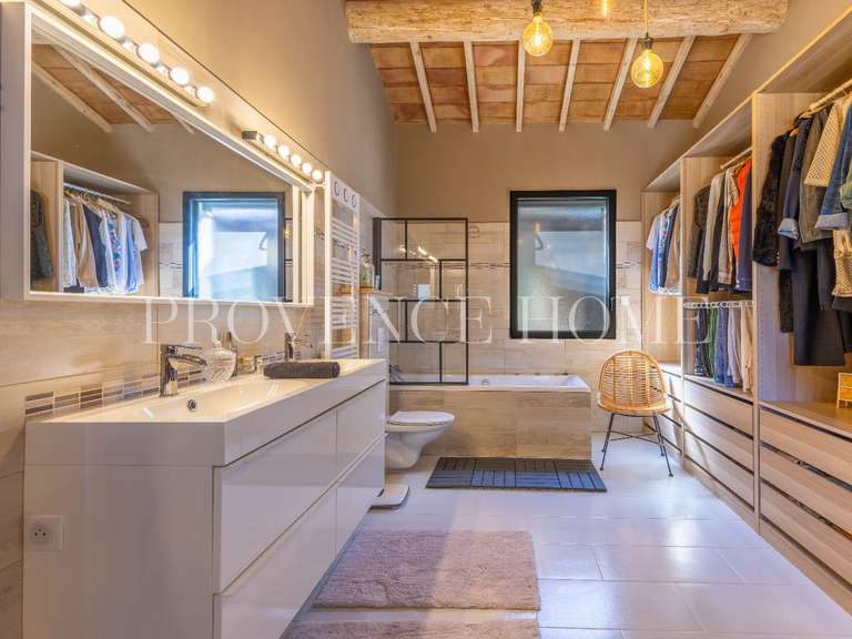 Propriété Roussillon - 5 chambres - 215m²
