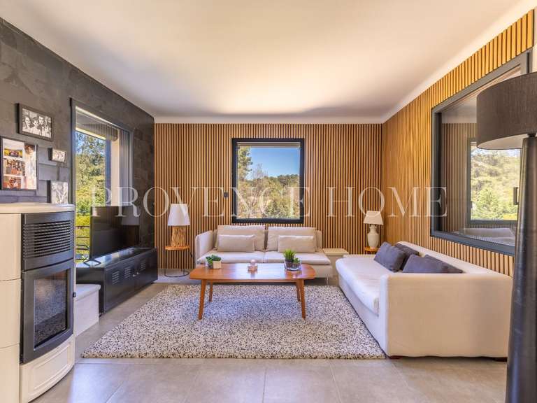 Propriété Roussillon - 5 chambres - 215m²
