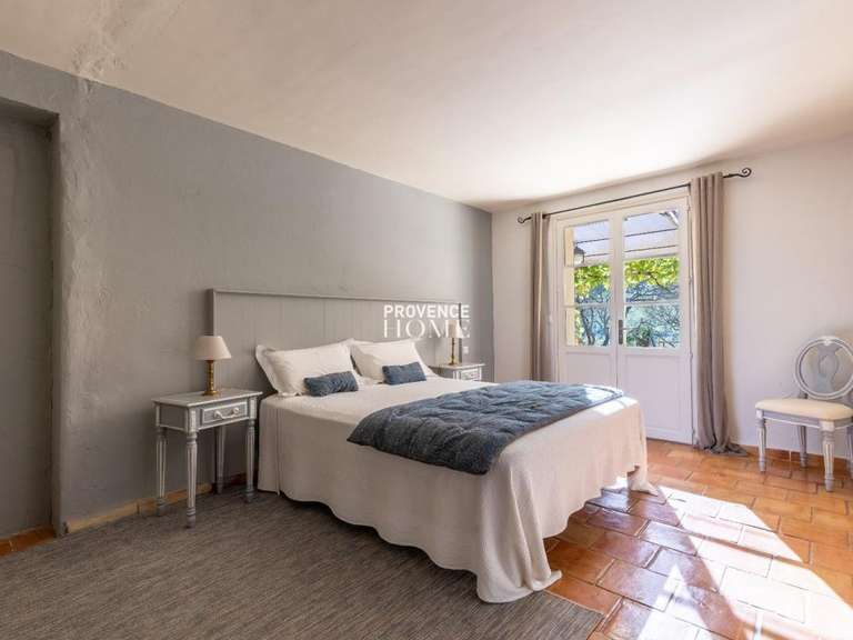 Propriété Roussillon - 7 chambres - 346m²