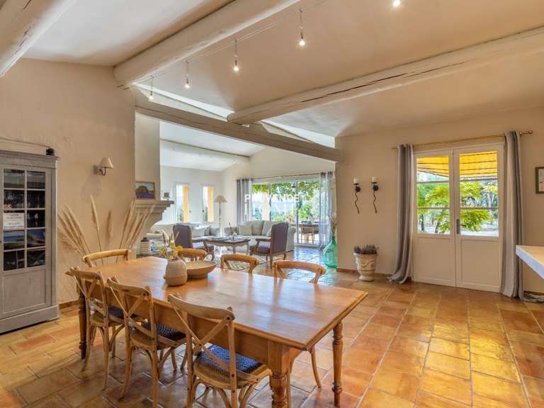 Propriété Roussillon - 7 chambres - 346m²