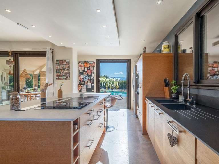 Propriété Roussillon - 4 chambres - 279m²