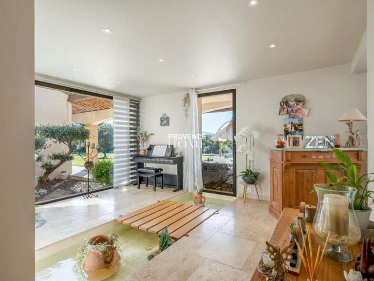 Propriété Roussillon - 4 chambres - 279m²