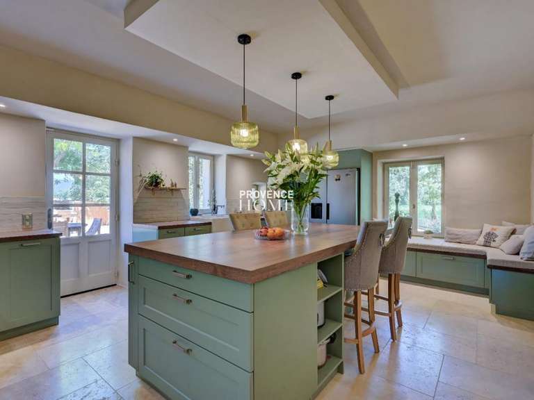 Propriété Roussillon - 7 chambres - 470m²