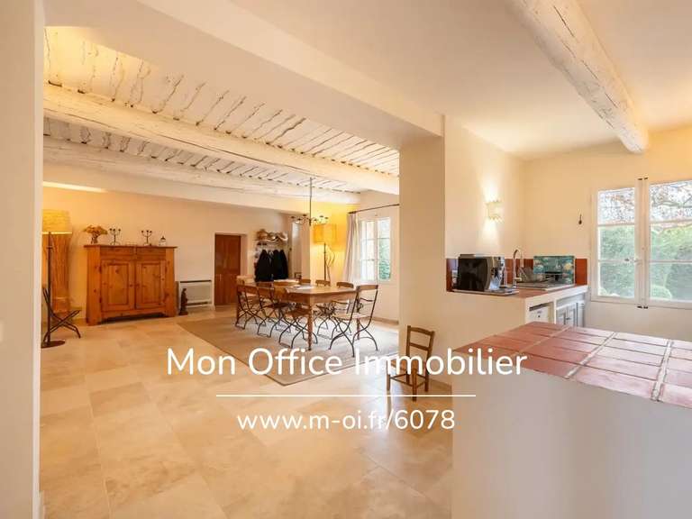 Propriété Roussillon - 7 chambres - 255m²