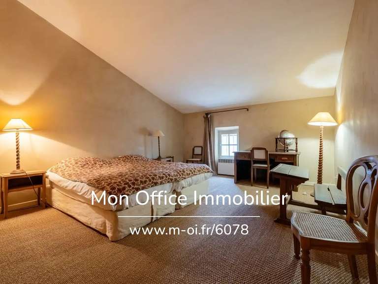 Propriété Roussillon - 7 chambres - 255m²