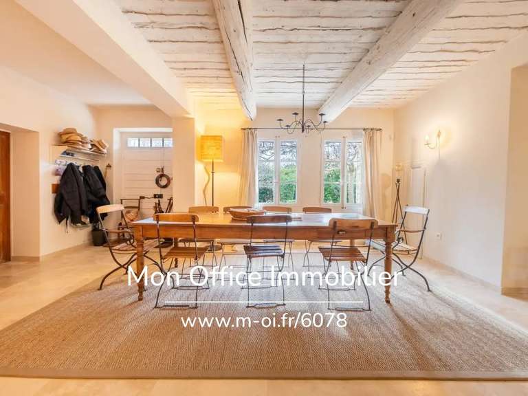 Propriété Roussillon - 7 chambres - 255m²