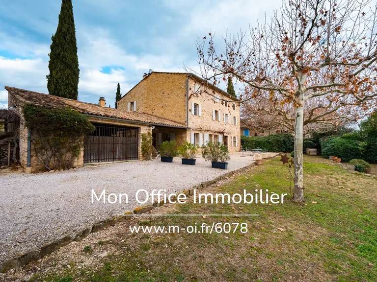 Propriété Roussillon - 7 chambres - 255m²