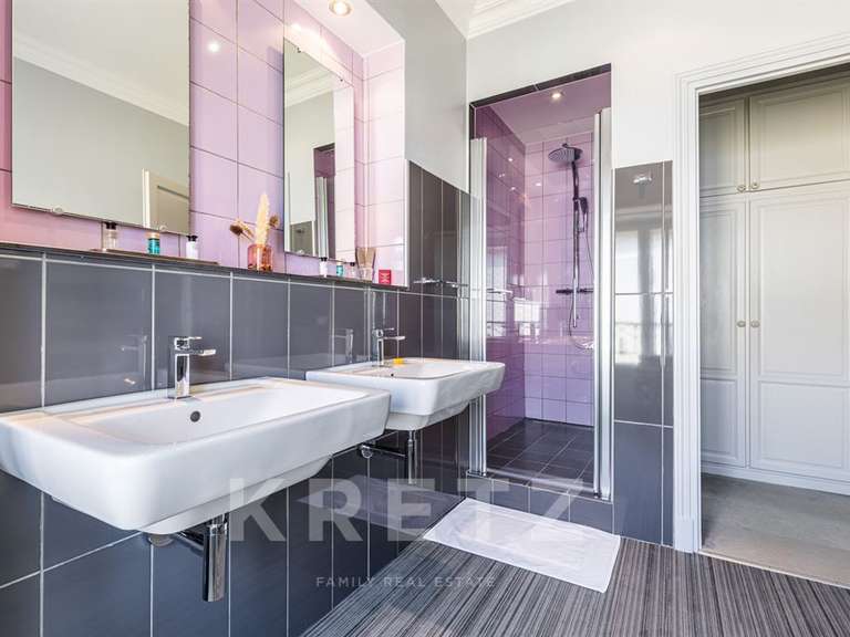 Château Royan - 11 chambres - 980m²