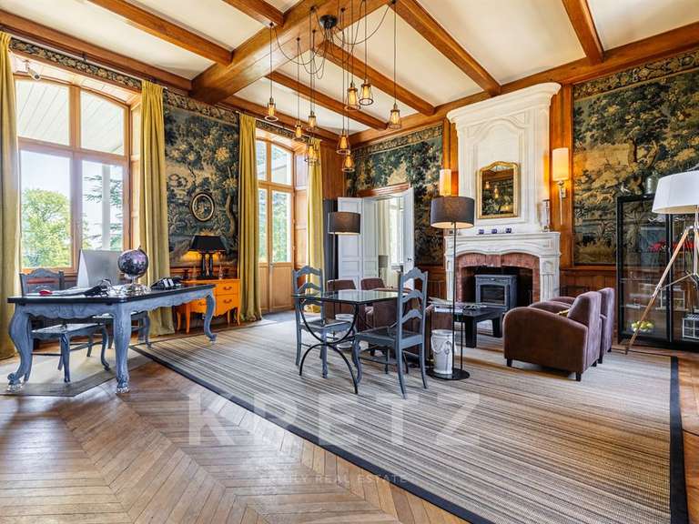 Château Royan - 11 chambres - 980m²