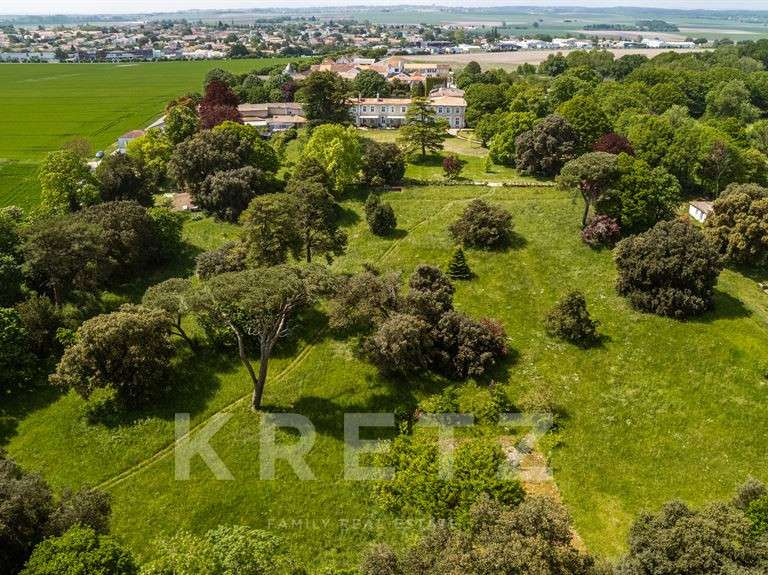 Château Royan - 11 chambres - 980m²