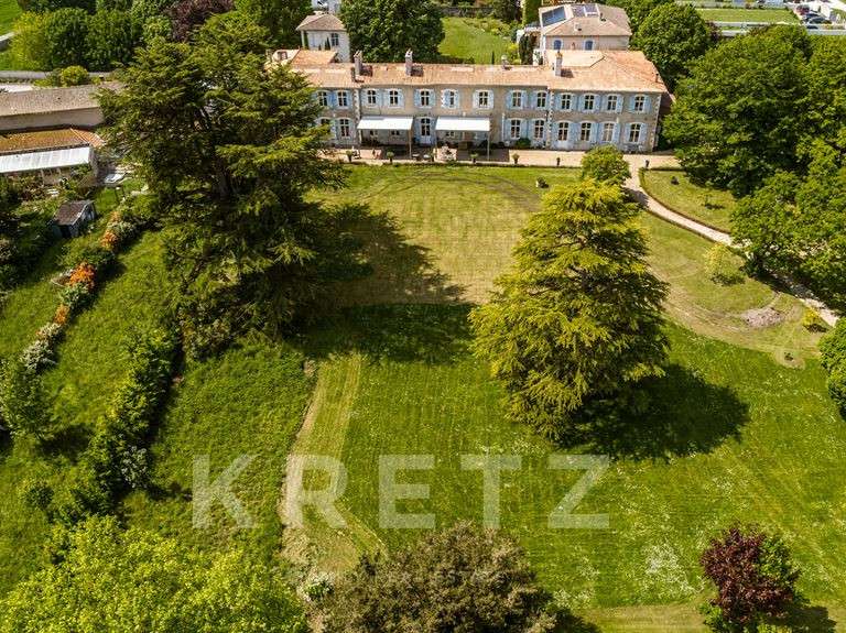 Château Royan - 11 chambres - 980m²