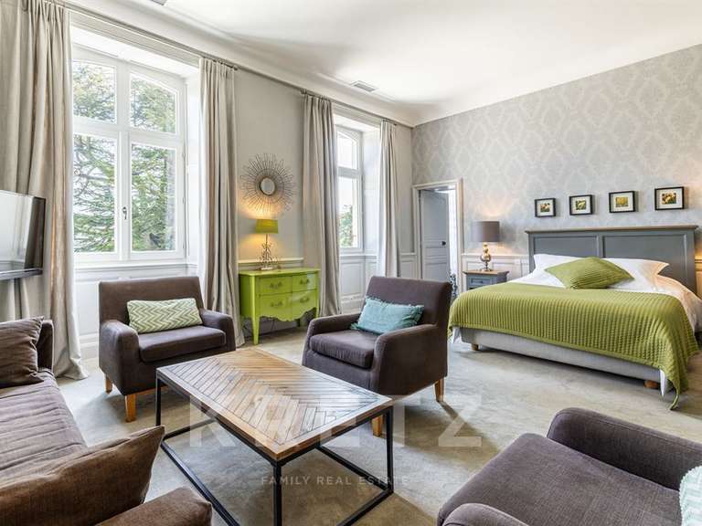 Château Royan - 11 chambres - 980m²